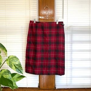 LIZ CLAIBORNE Women's Size 8 Wool Tartan Plaid Wrap Knee Length Red Skirt